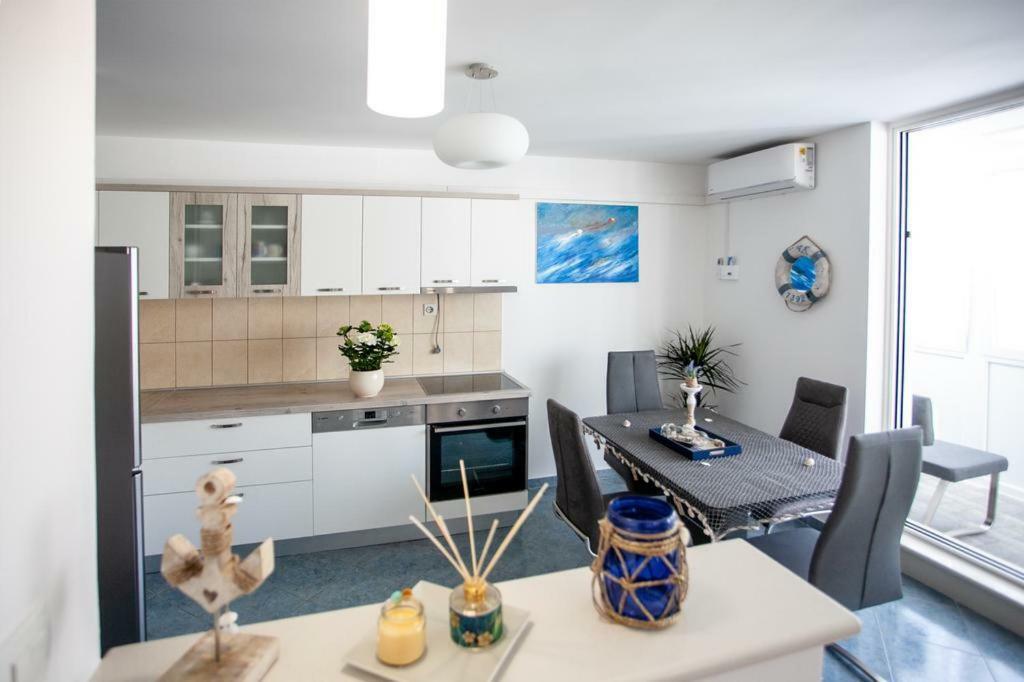 Newly Renovated Apartment "Marin" In The Center! Omiš Exterior foto